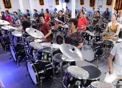 乐享晚年“潮生活” 这个架子鼓银发天团“鼓”动人生