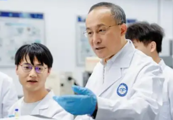 中国内地科学家首获“引文桂冠奖”