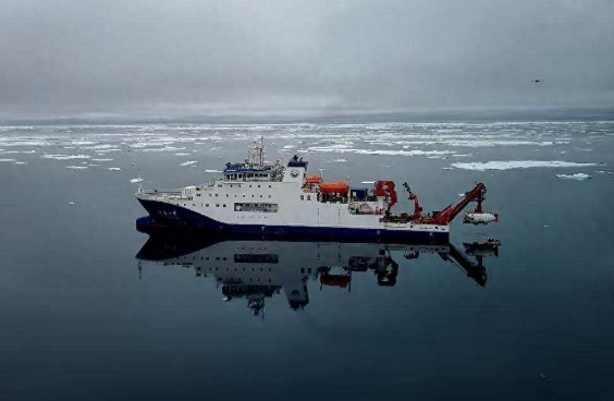 中国完成首次极区载人深潜调查任务